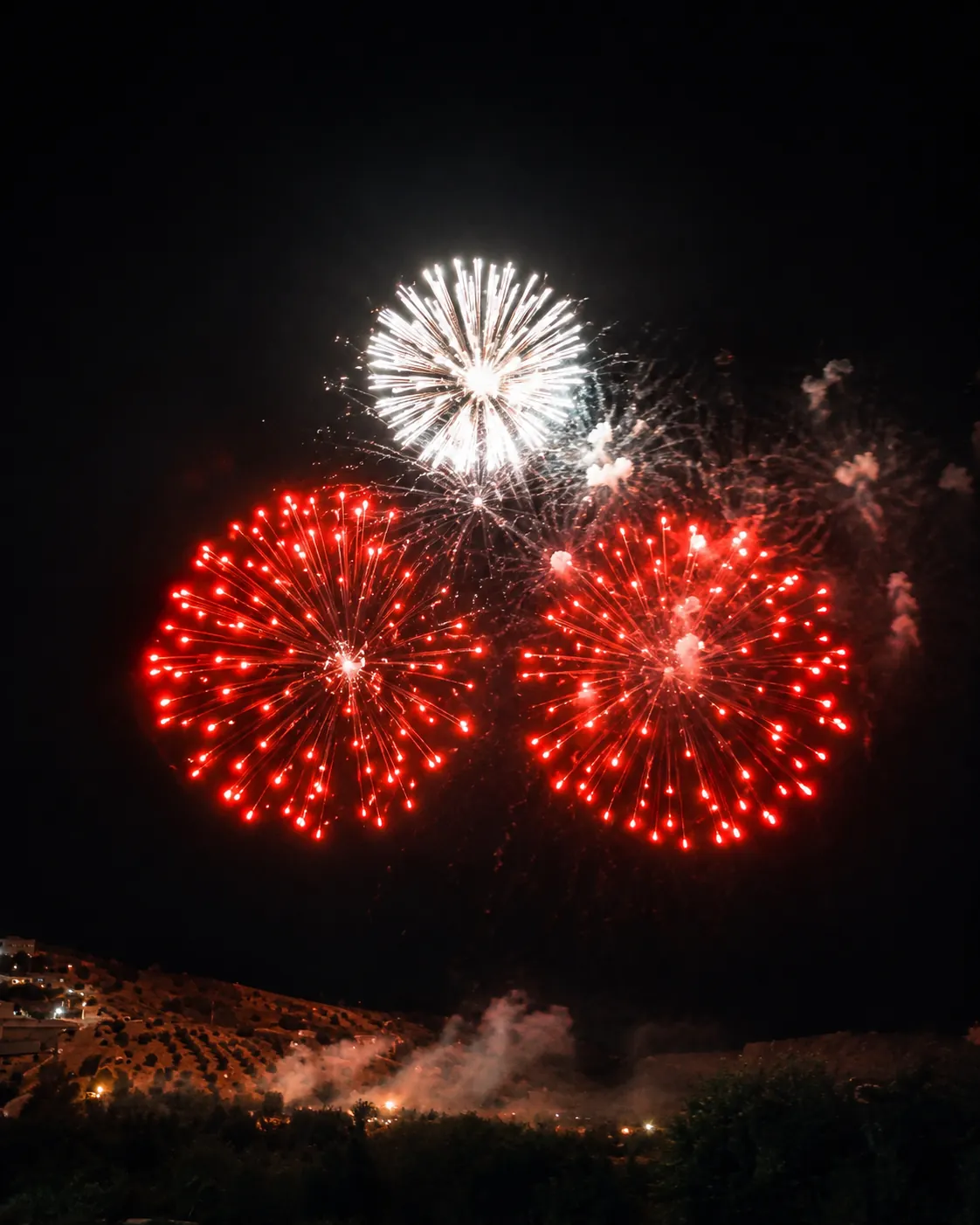 Fuochi d'artificio rossi - Fotografia notturna